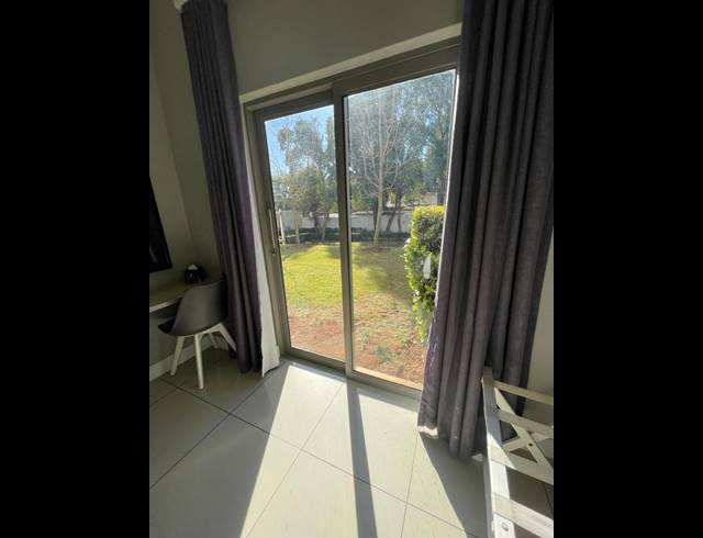 2 BEDROOM PROPERTY TO RENT IN ROSEBANK